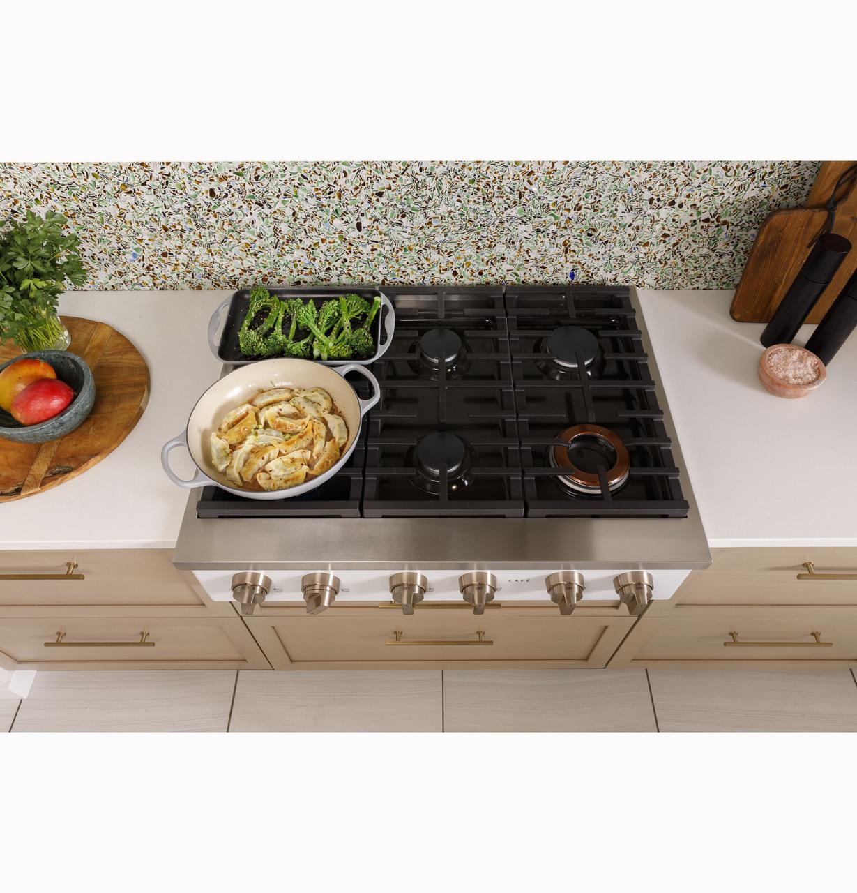 Cafe CGU366P3TD1 CAF(EBACK)™ 36" Commercial-Style Gas Rangetop with 6 Burners (Natural Gas)