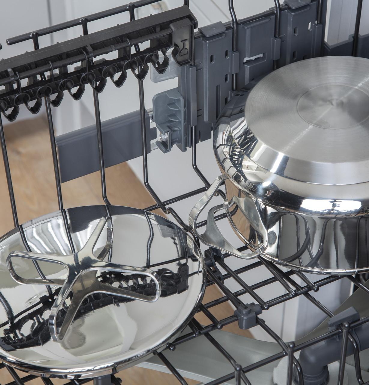 Caf(eback)™ Stainless Steel Interior Dishwasher with Sanitize and Ultra Wash & Dry in Platinum Glass