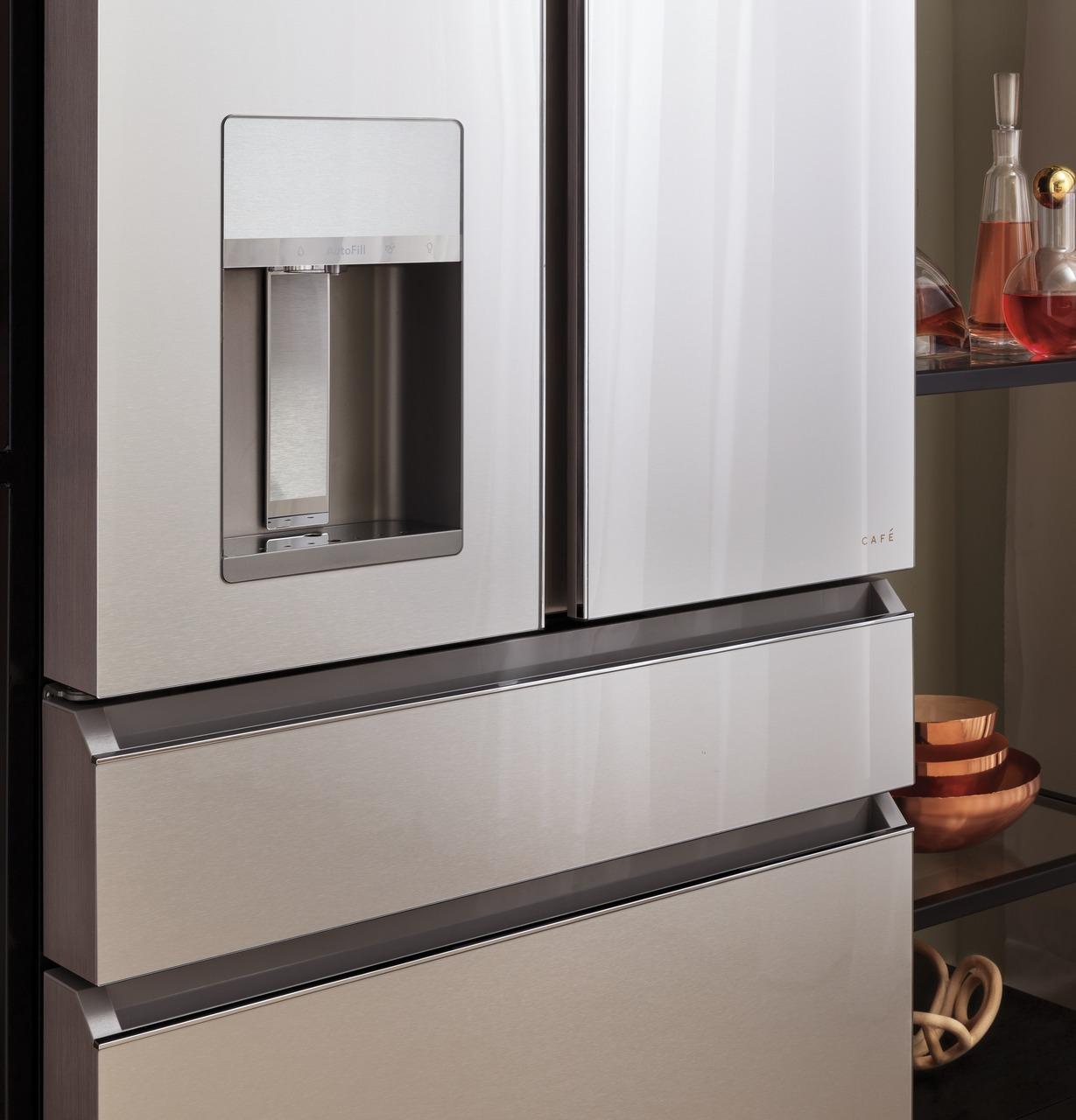 Cafe CVE28DM5NS5 CAF(EBACK)™ ENERGY STAR® 27.8 Cu. Ft. Smart 4-Door French-Door Refrigerator in Platinum Glass