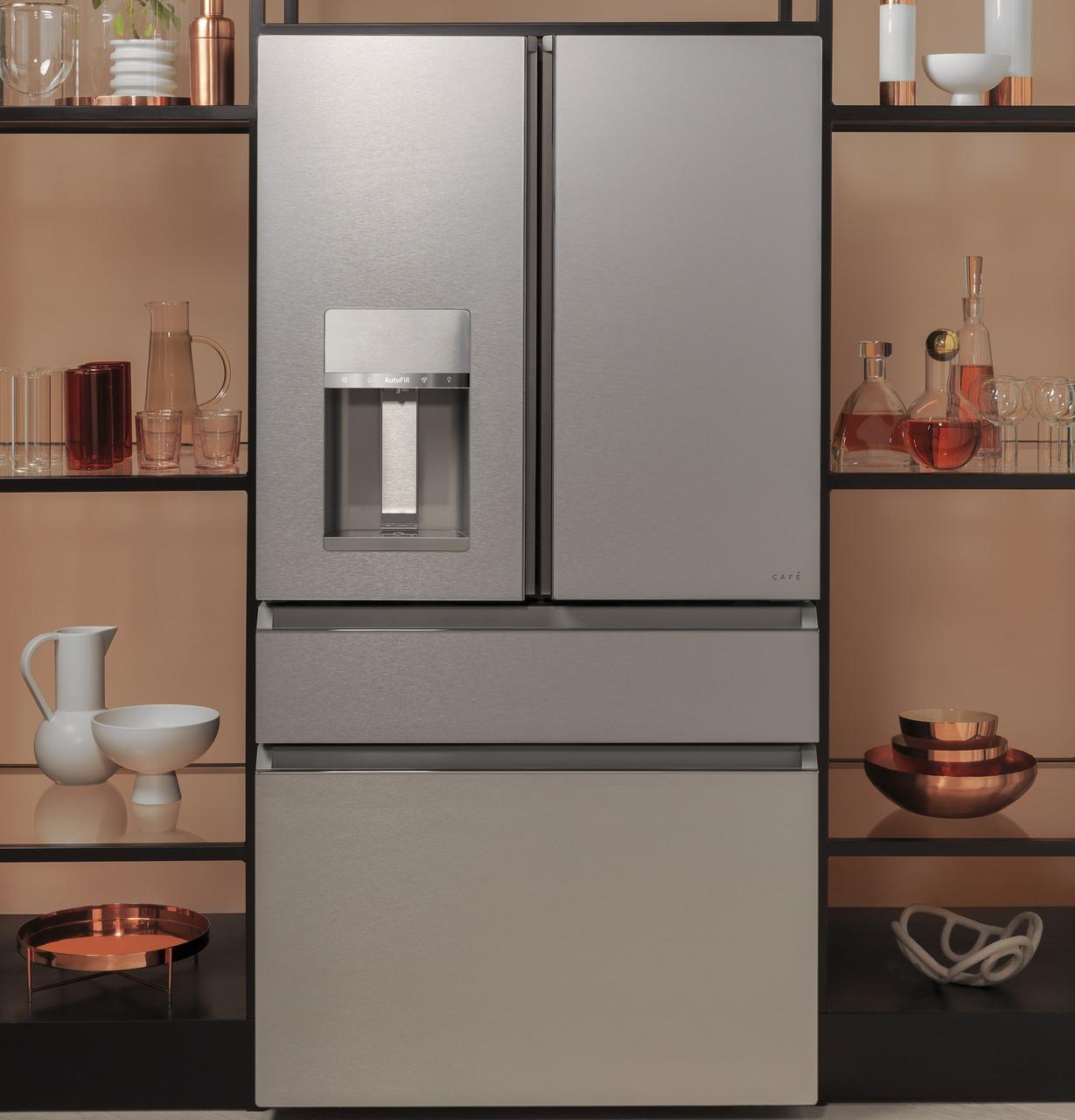 Cafe CVE28DM5NS5 CAF(EBACK)™ ENERGY STAR® 27.8 Cu. Ft. Smart 4-Door French-Door Refrigerator in Platinum Glass