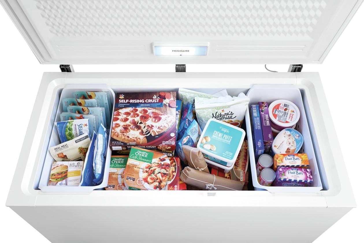 Frigidaire FFCL1542AW 15 Cu. Ft. Garage Ready Chest Freezer