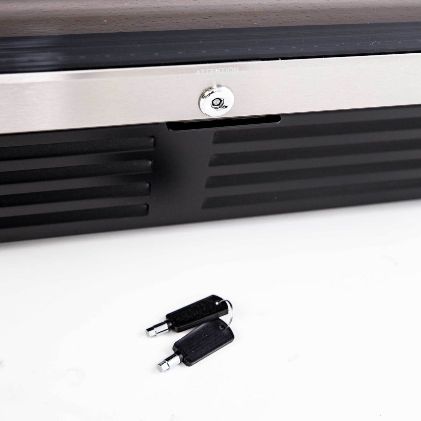 WCR496DS Avanti 49 Bottle Dual-Zone Wine Cooler