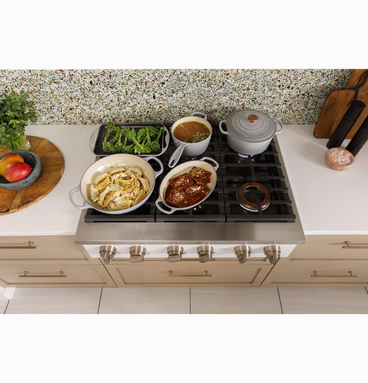 Cafe CGU366P3TD1 CAF(EBACK)™ 36" Commercial-Style Gas Rangetop with 6 Burners (Natural Gas)