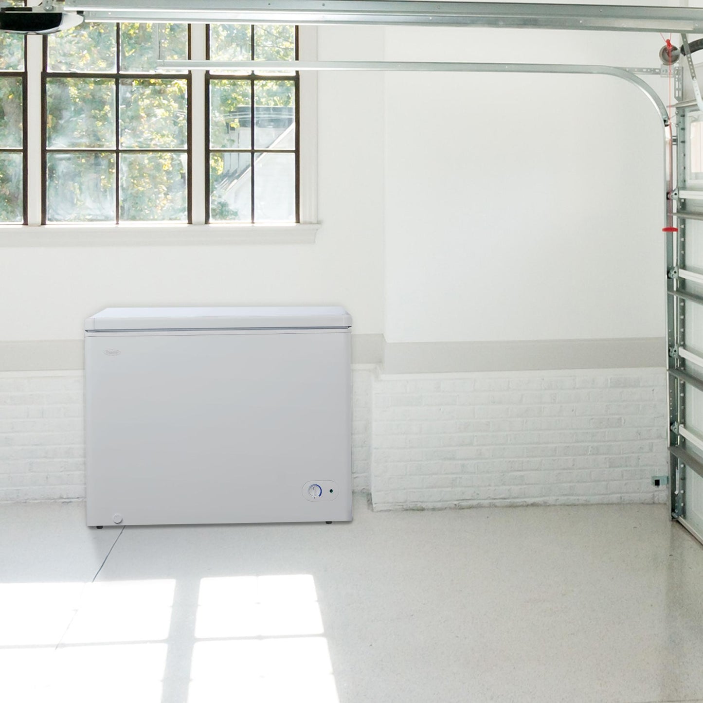 DCF072A3WDB Danby 7.2 cu. ft. Chest Freezer in White