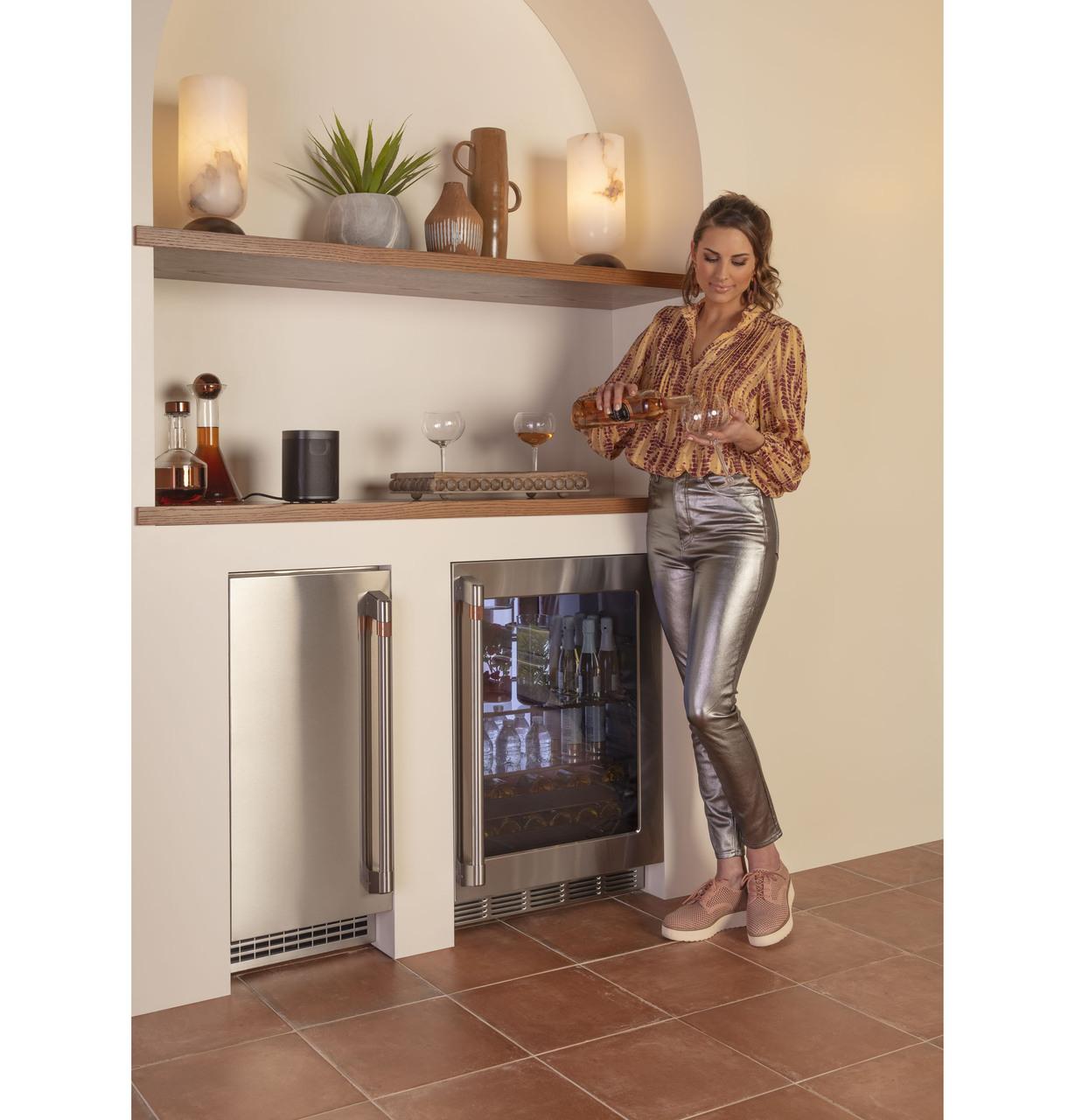 Cafe CCP06BP2PS1 CAF(EBACK)™ ENERGY STAR® Beverage Center