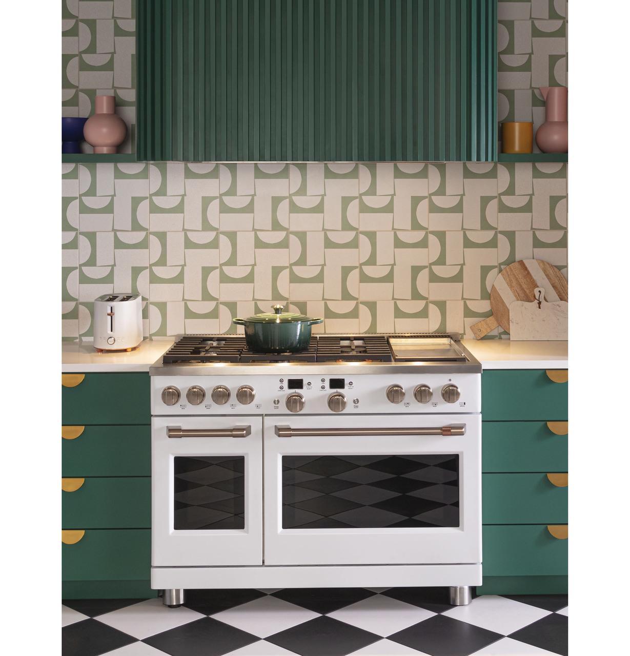 Cafe C2Y486P4TW2 CAF(EBACK)™ 48" Smart Dual-Fuel Commercial-Style Range with 6 Burners and Griddle (Natural Gas)