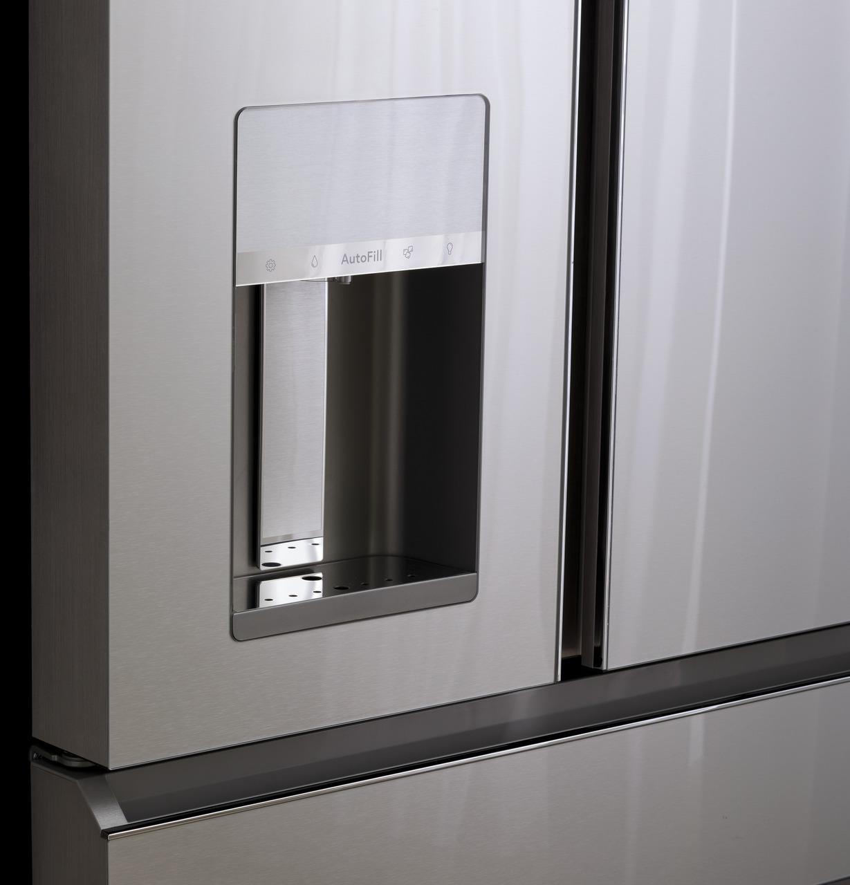 Cafe Caf(eback)™ ENERGY STAR® 27.8 Cu. Ft. Smart 4-Door French-Door Refrigerator in Platinum Glass
