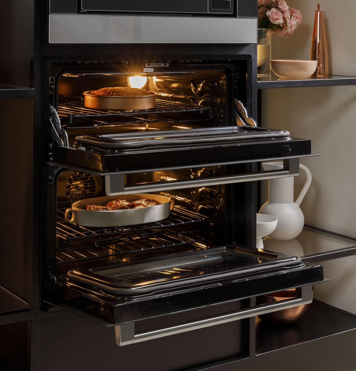 Cafe CTS92DM2NS5 CAF(EBACK)™ 30" Duo Smart Single Wall Oven in Platinum Glass
