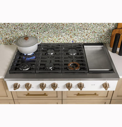 Cafe CGU486P3TD1 CAF(EBACK)™ 48" Commercial-Style Gas Rangetop with 6 Burners and Integrated Griddle (Natural Gas)