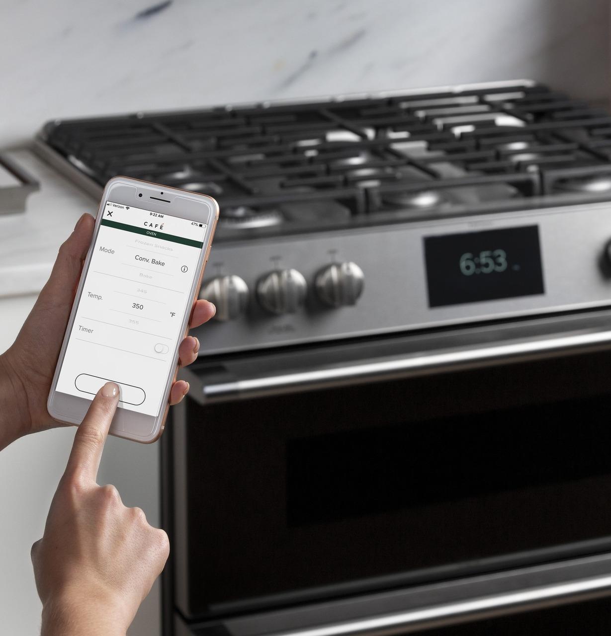Cafe CGS700M2NS5 CAF(EBACK)™ 30" Smart Slide-In, Front-Control, Gas Range with Convection Oven in Platinum Glass