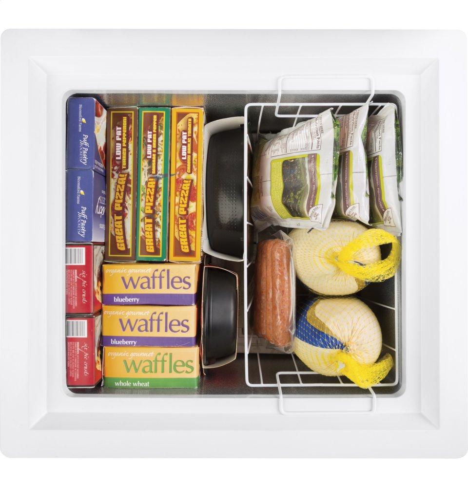 HCM4SMWW Hotpoint® 3.6 Cu. Ft. Manual Defrost Chest Freezer