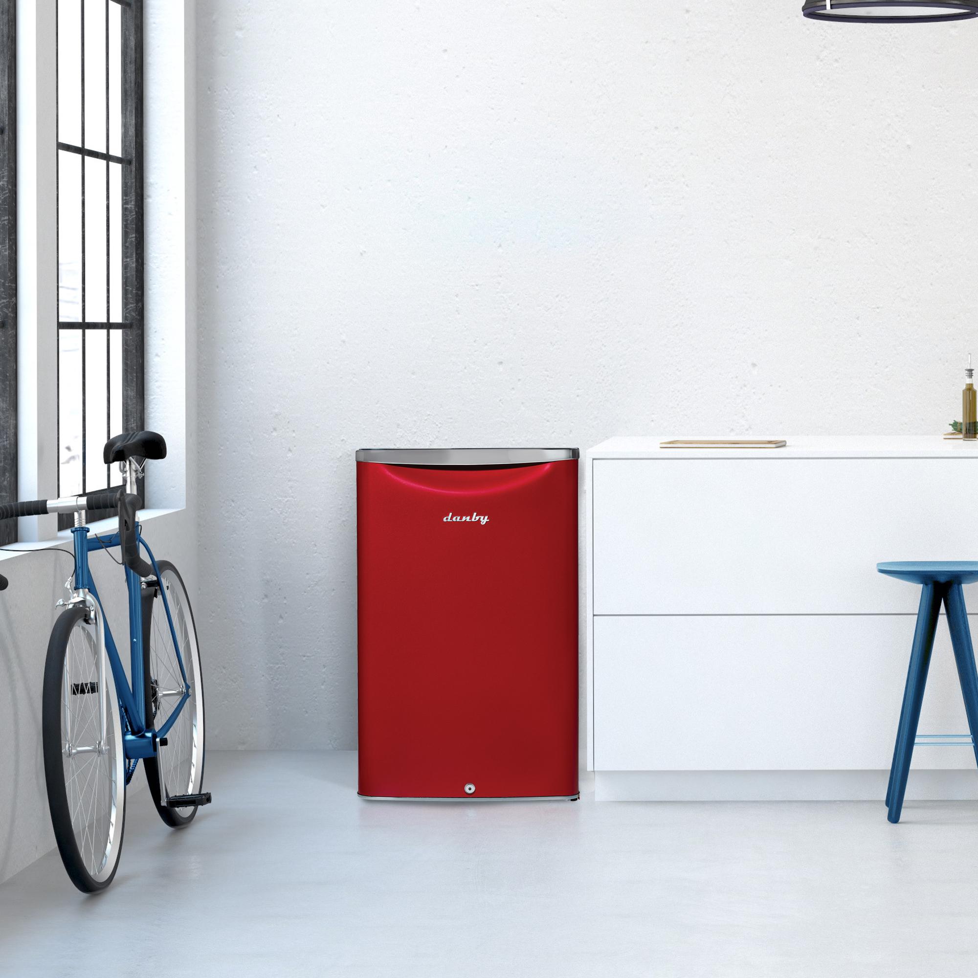 DAR044A6LDB Danby 4.4 cu. ft. Retro Compact Fridge in Metallic Red