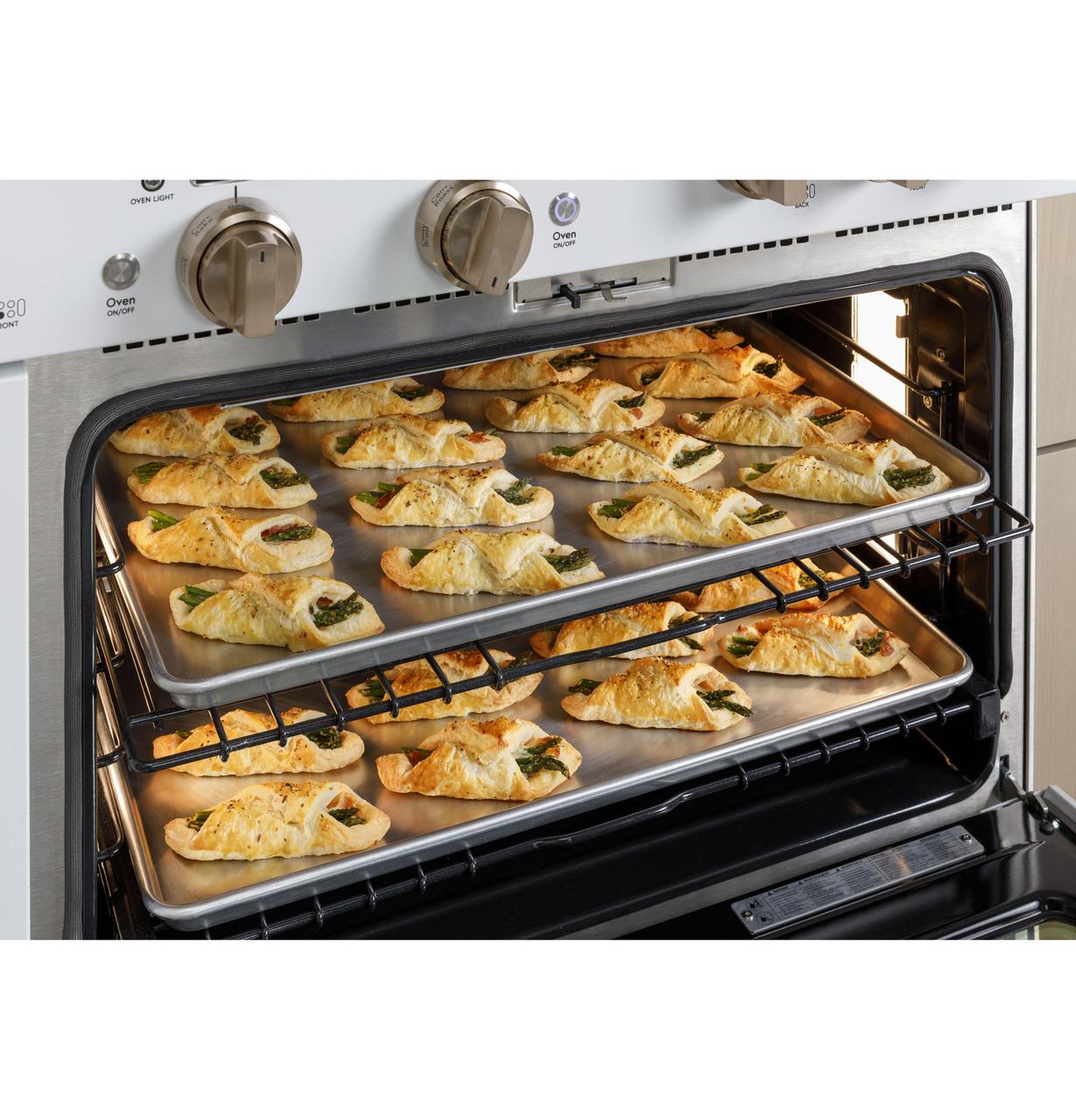 Cafe Caf(eback)™ 48" Smart Dual-Fuel Commercial-Style Range with 6 Burners and Griddle (Natural Gas)