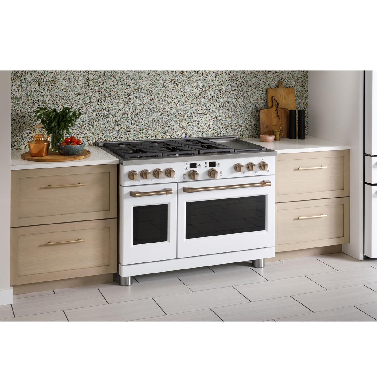 Cafe C2Y486P4TW2 CAF(EBACK)™ 48" Smart Dual-Fuel Commercial-Style Range with 6 Burners and Griddle (Natural Gas)