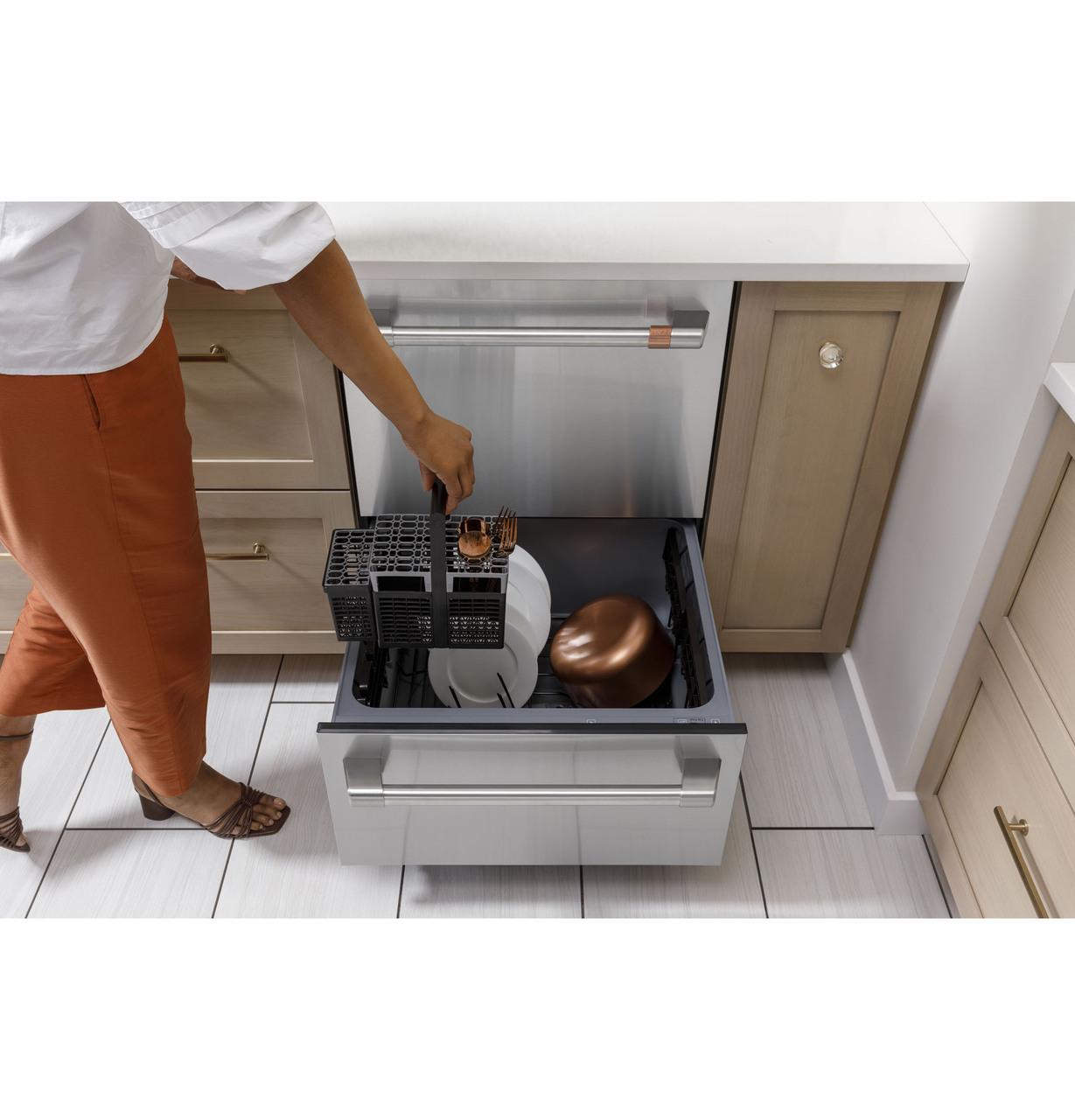 Cafe Caf(eback)™ Dishwasher Double Drawer