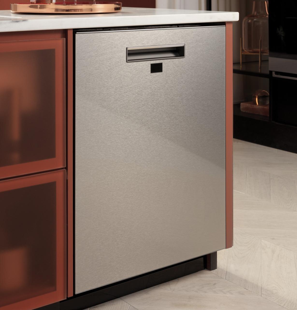 Cafe Caf(eback)™ ENERGY STAR® Smart Stainless Steel Interior Dishwasher with Sanitize and Ultra Wash