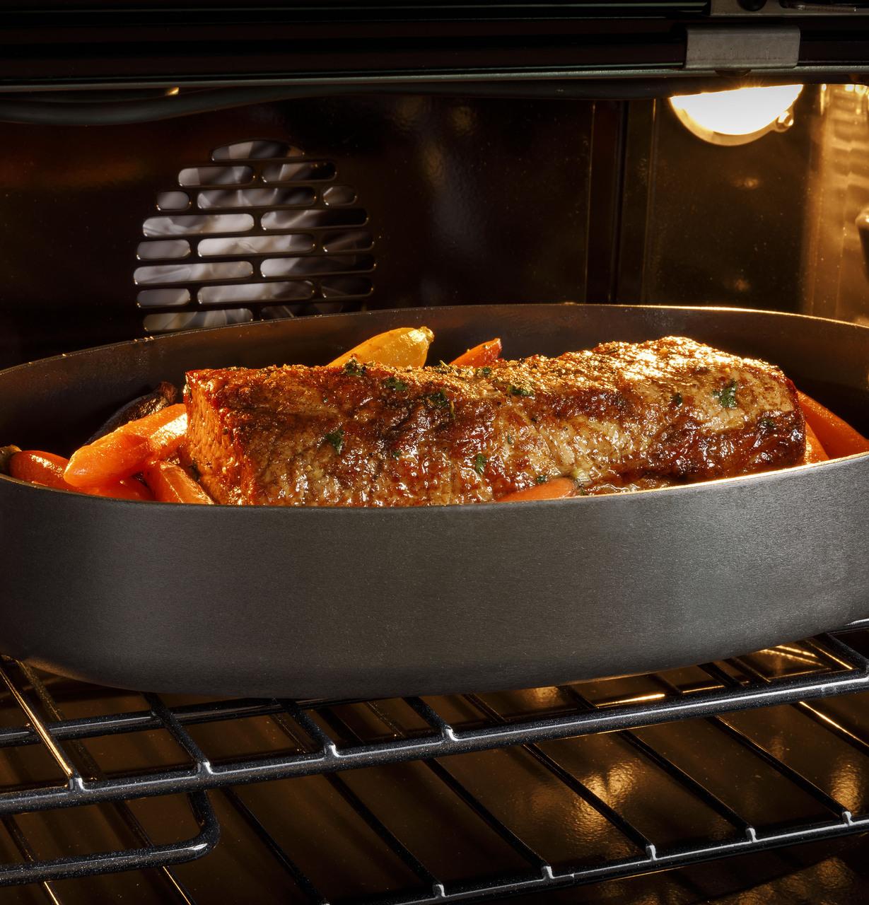 Cafe CTS92DM2NS5 CAF(EBACK)™ 30" Duo Smart Single Wall Oven in Platinum Glass