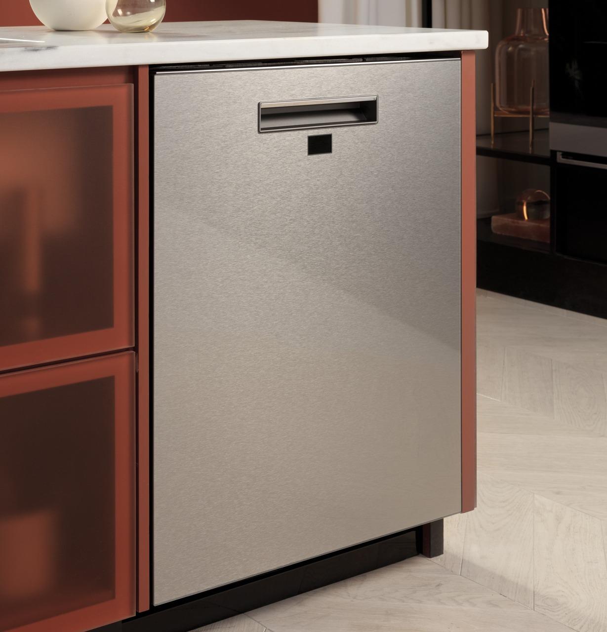 Cafe Caf(eback)™ ENERGY STAR® Smart Stainless Steel Interior Dishwasher with Sanitize and Ultra Wash