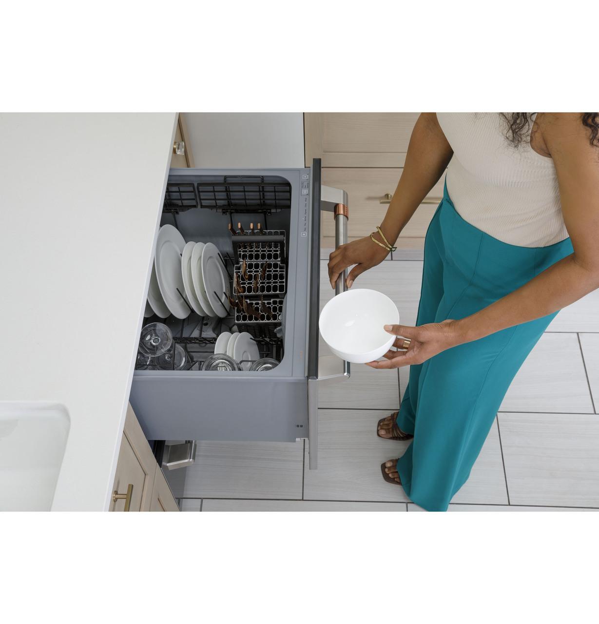 Cafe Caf(eback)™ Dishwasher Double Drawer