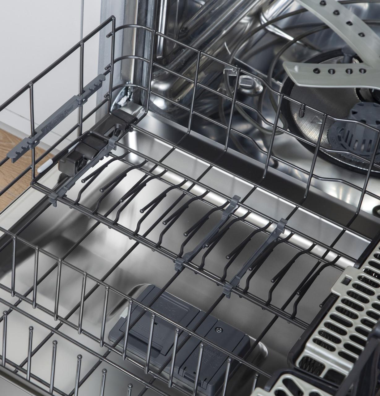 Cafe Caf(eback)™ ENERGY STAR® Stainless Steel Interior Dishwasher with Sanitize and Ultra Wash