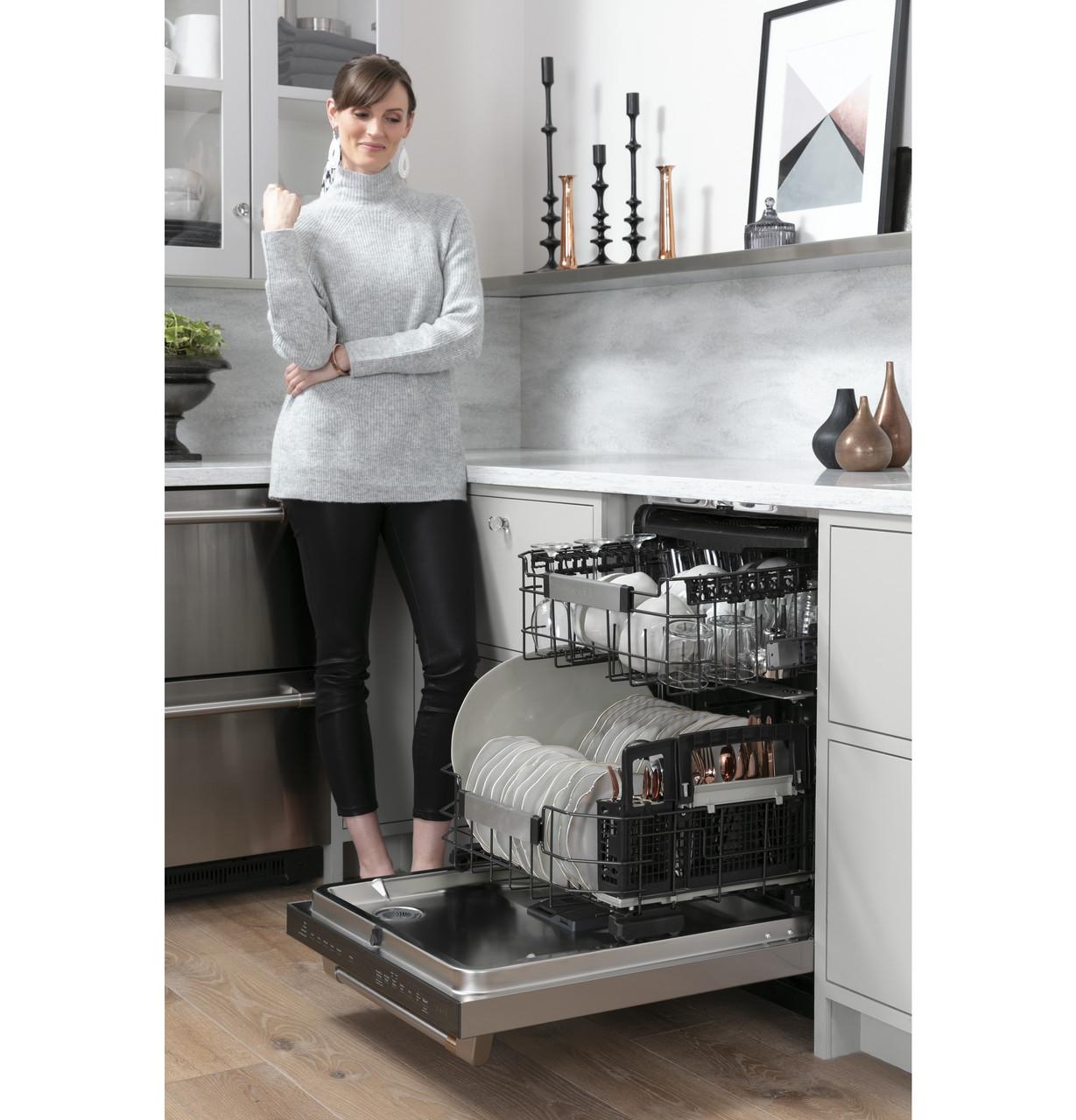 Cafe Caf(eback)™ ENERGY STAR® Stainless Steel Interior Dishwasher with Sanitize and Ultra Wash