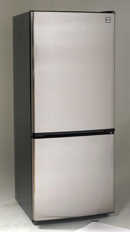 Avanti FFBM102D2P Bottom Mount Frost Free Freezer / Refrigerator