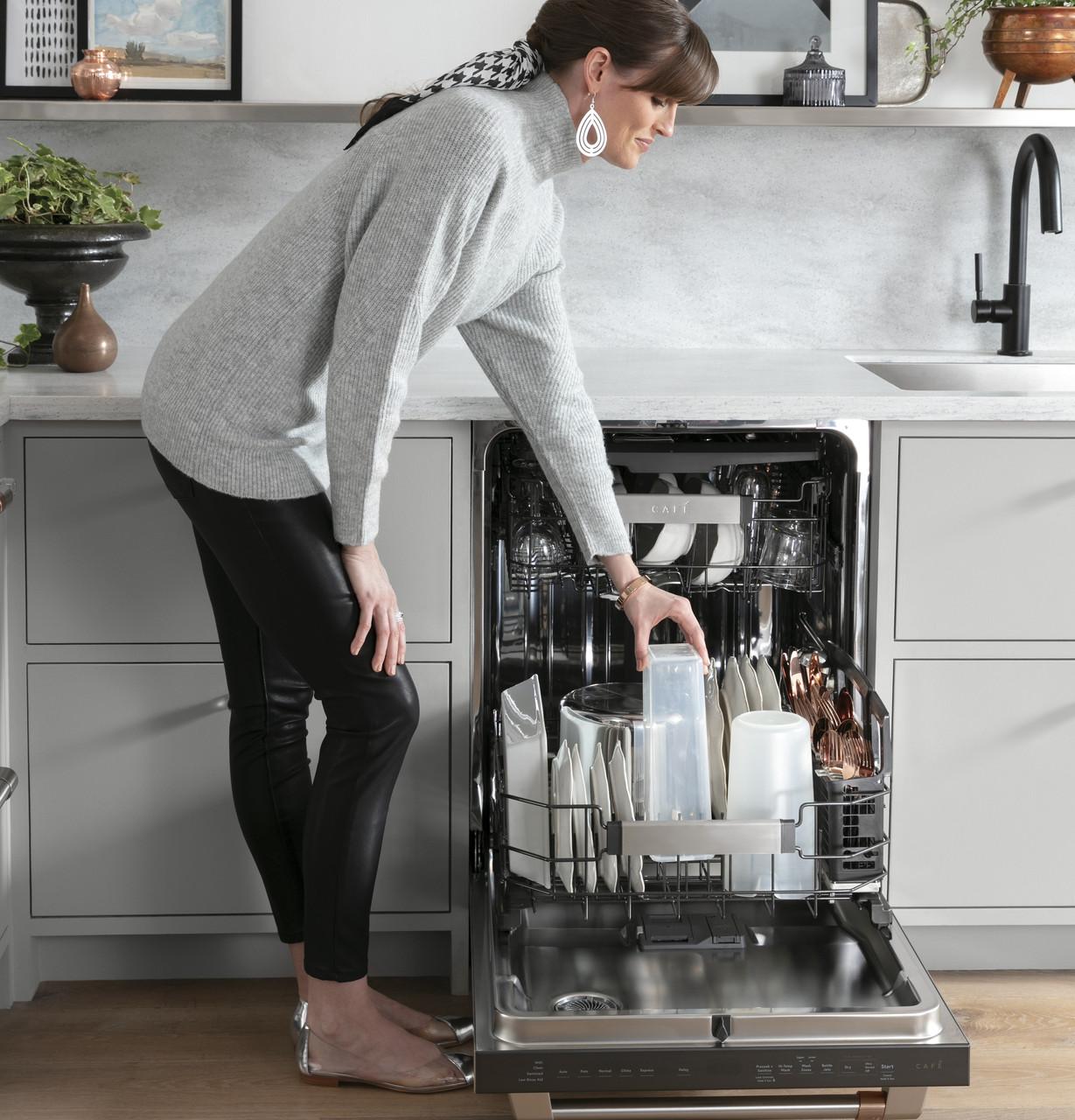 Cafe Caf(eback)™ ENERGY STAR® Stainless Steel Interior Dishwasher with Sanitize and Ultra Wash