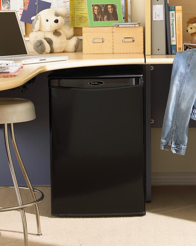 DAR026A1BDD Danby 2.6 cu. ft. Compact Fridge in Black