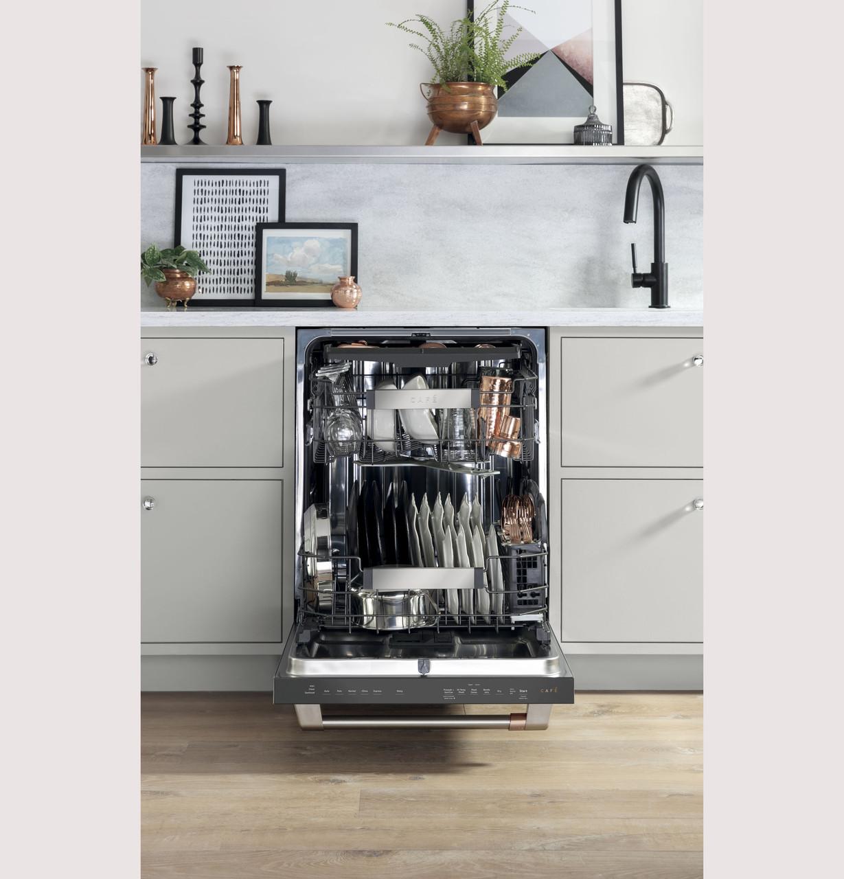 Cafe Caf(eback)™ ENERGY STAR® Stainless Steel Interior Dishwasher with Sanitize and Ultra Wash