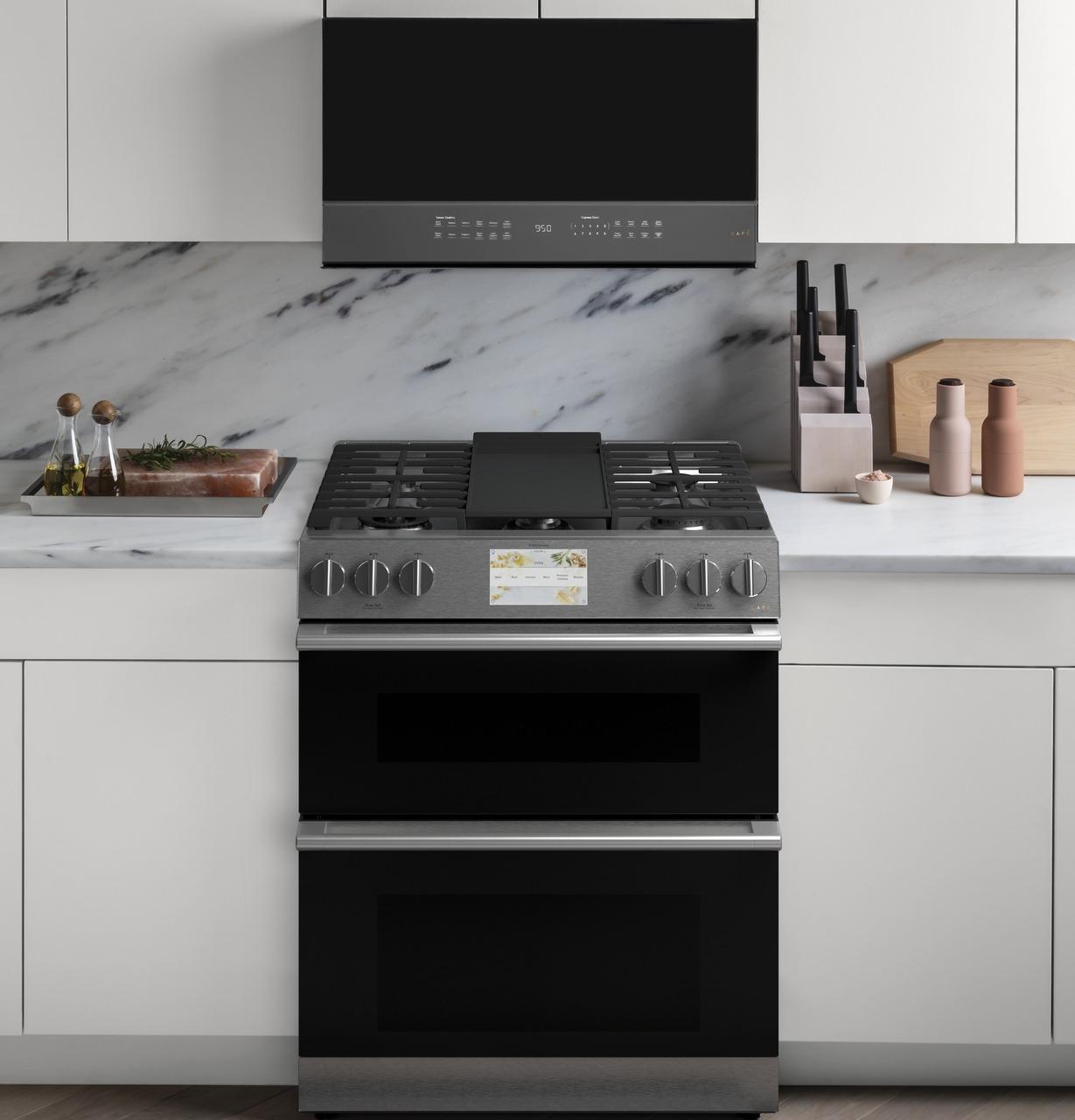 Caf(eback)™ 30" Smart Slide-In, Front-Control, Dual-Fuel, Double-Oven Range with Convection in Platinum Glass