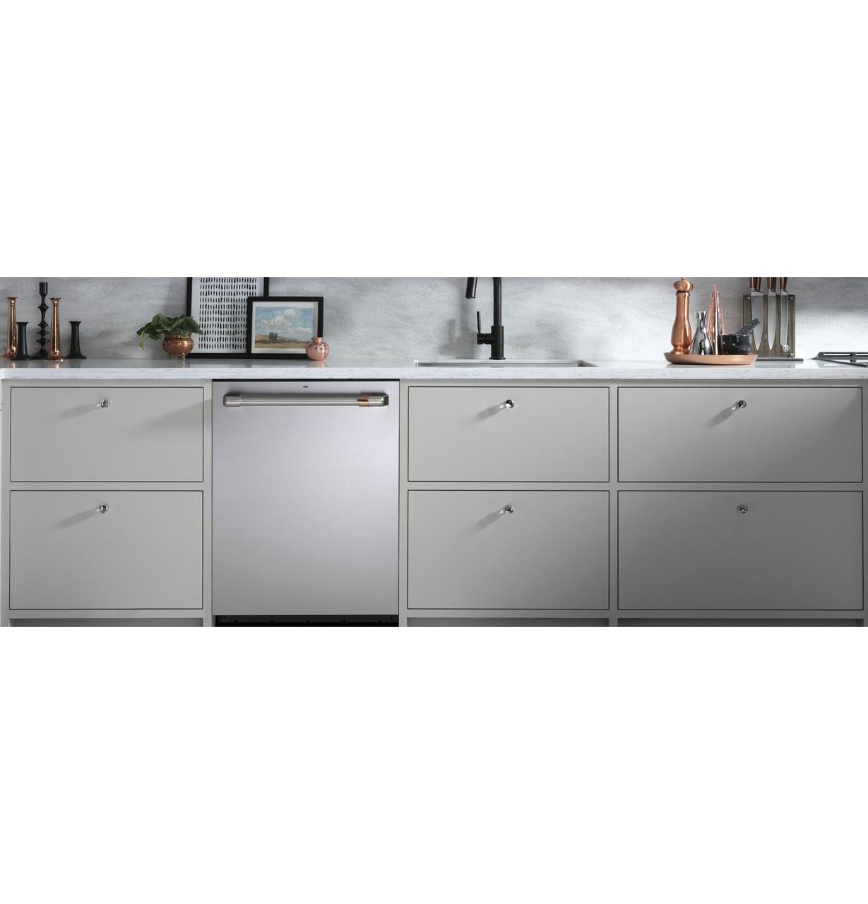 Cafe Caf(eback)™ ENERGY STAR® Stainless Steel Interior Dishwasher with Sanitize and Ultra Wash