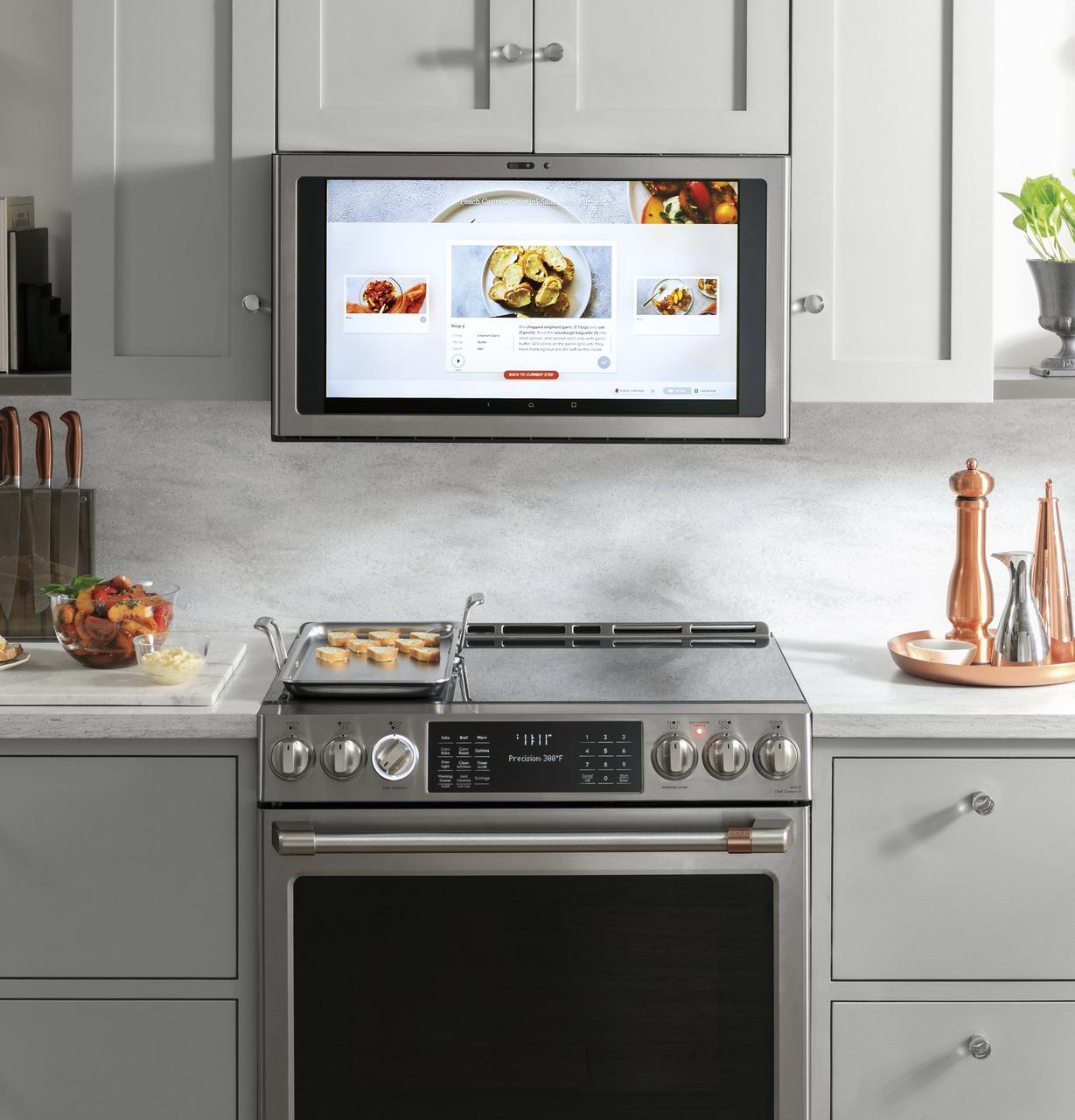 Cafe Caf(eback)™ 30" Smart Slide-In, Front-Control, Induction and Convection Range with In-Oven Camera