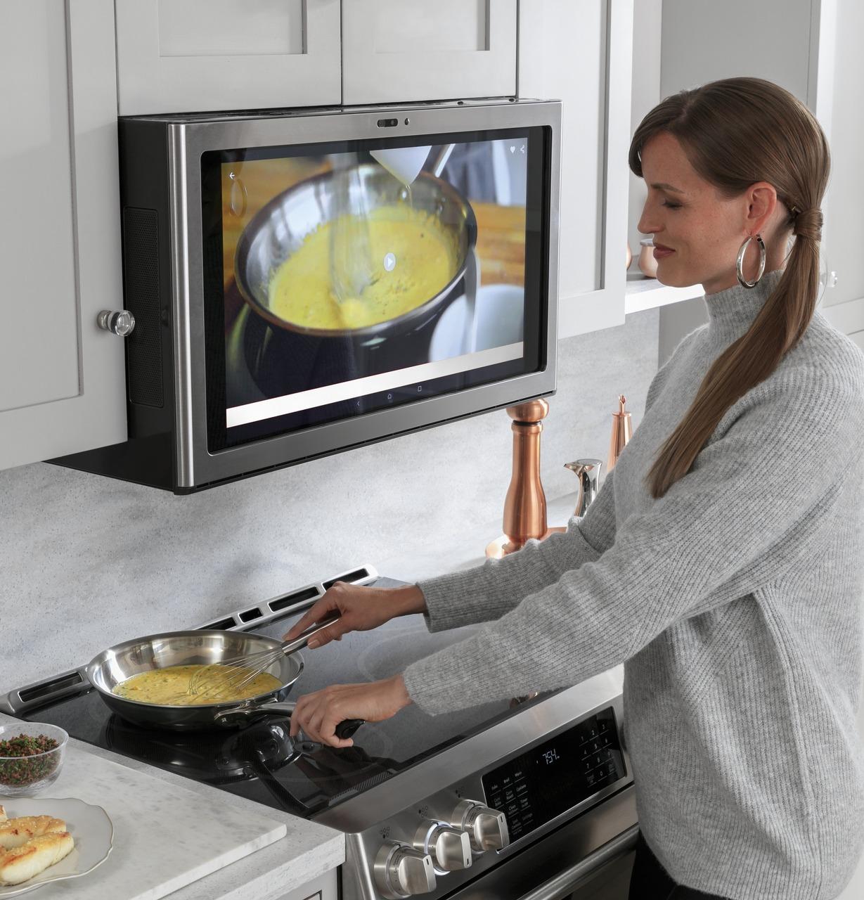 Cafe Caf(eback)™ 30" Smart Slide-In, Front-Control, Induction and Convection Range with In-Oven Camera