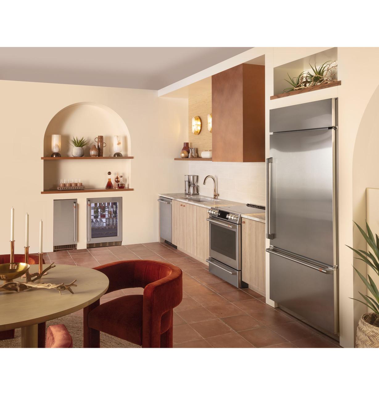 Cafe CHS90XP2MS1 CAF(EBACK)™ 30" Smart Slide-In, Front-Control, Induction and Convection Range with In-Oven Camera