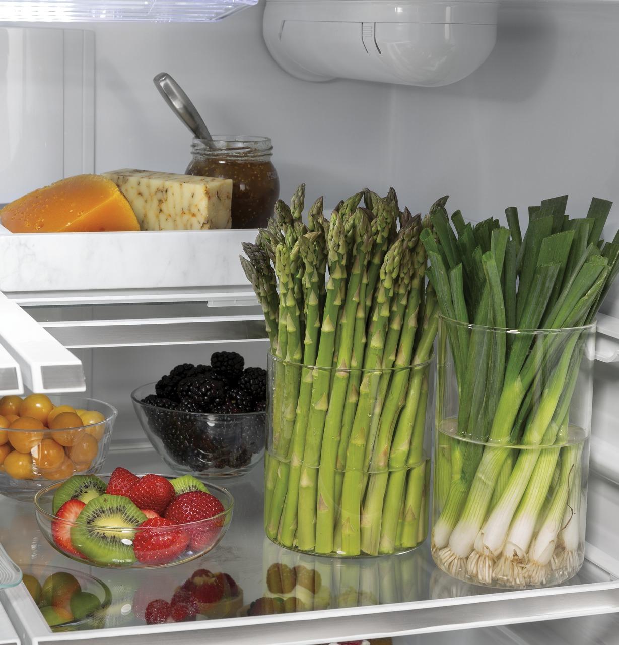 Cafe CWE19SP4NW2 CAF(EBACK)™ ENERGY STAR 18.6 Cu. Ft. Counter-Depth French-Door Refrigerator