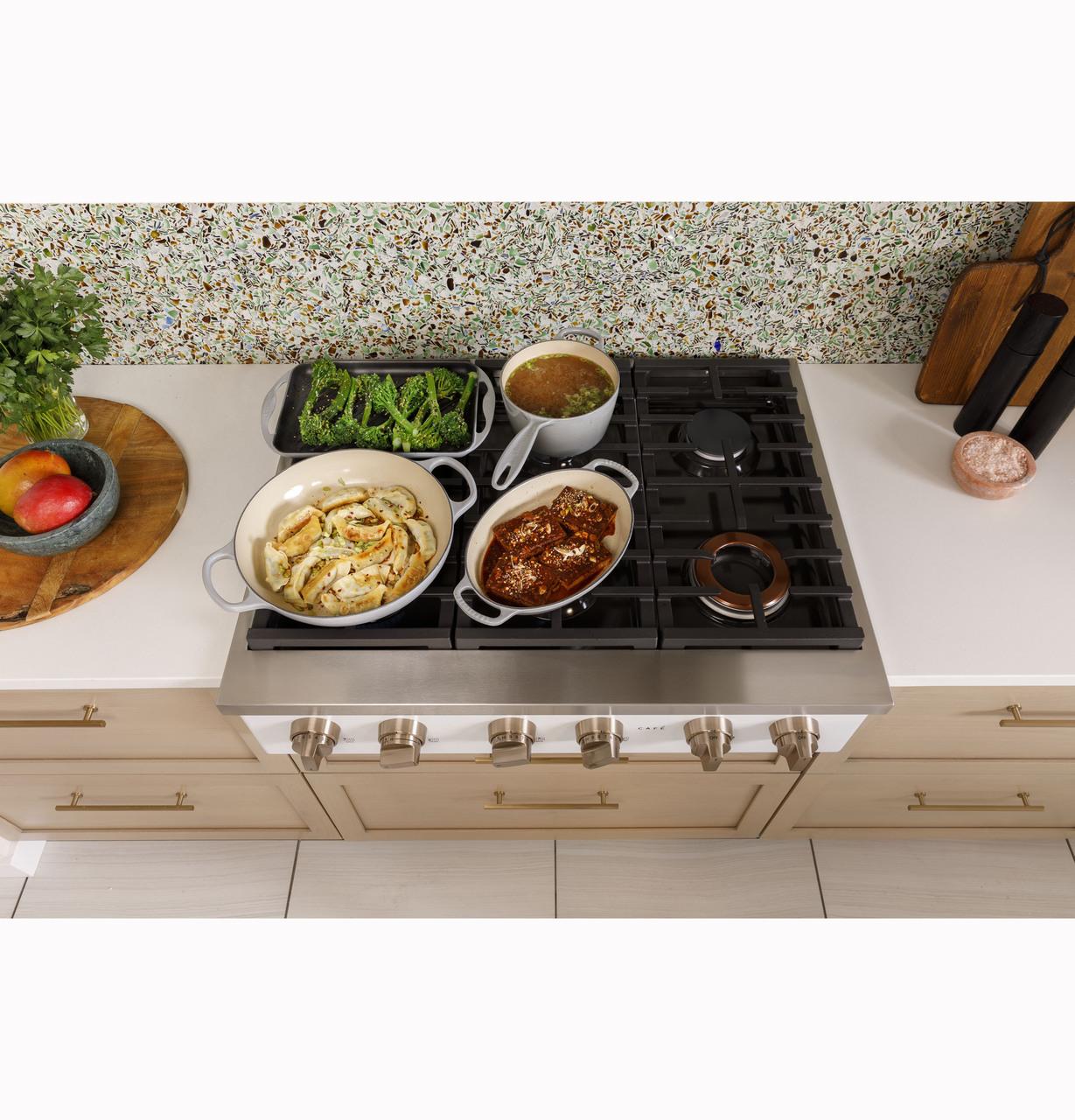 Cafe CGU366P3TD1 CAF(EBACK)™ 36" Commercial-Style Gas Rangetop with 6 Burners (Natural Gas)