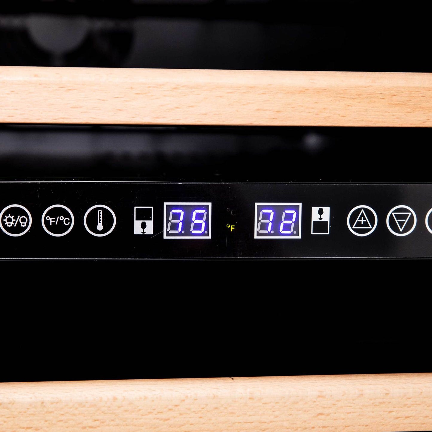 WCR496DS Avanti 49 Bottle Dual-Zone Wine Cooler