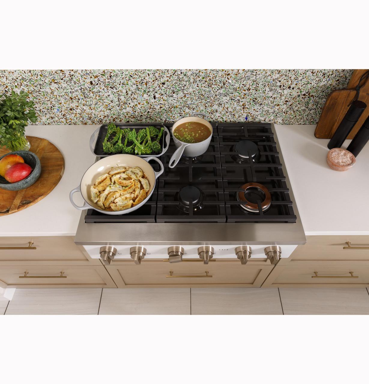 Cafe CGU366P3TD1 CAF(EBACK)™ 36" Commercial-Style Gas Rangetop with 6 Burners (Natural Gas)