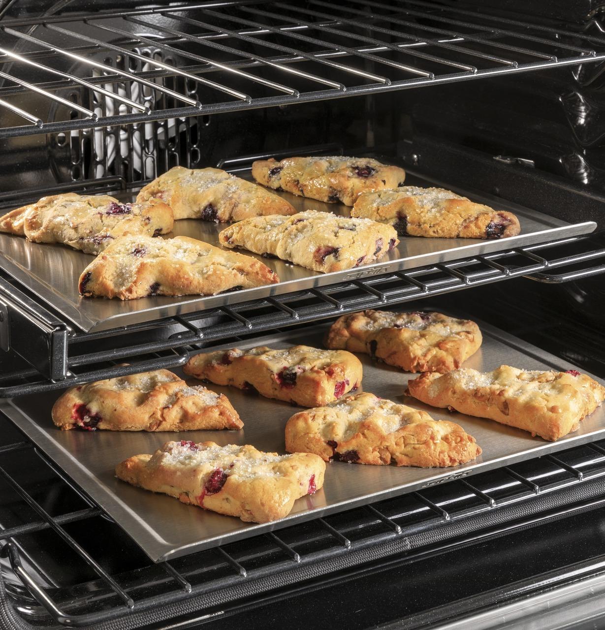 Cafe CGS700M2NS5 CAF(EBACK)™ 30" Smart Slide-In, Front-Control, Gas Range with Convection Oven in Platinum Glass