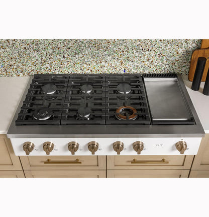 Cafe CGU486P3TD1 CAF(EBACK)™ 48" Commercial-Style Gas Rangetop with 6 Burners and Integrated Griddle (Natural Gas)