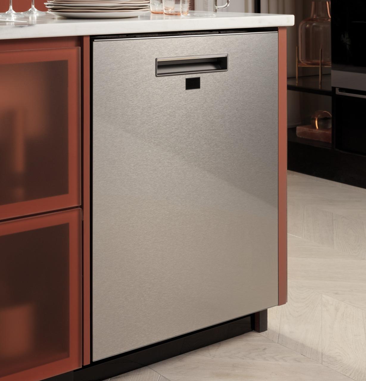 Cafe Caf(eback)™ ENERGY STAR® Smart Stainless Steel Interior Dishwasher with Sanitize and Ultra Wash