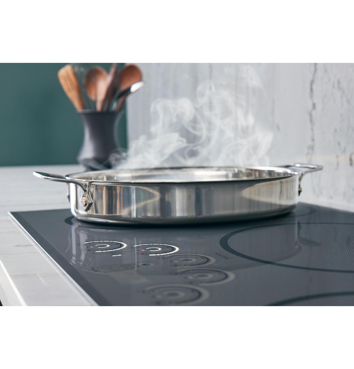 Caf(eback)™ 30" Smart Touch-Control Induction Cooktop