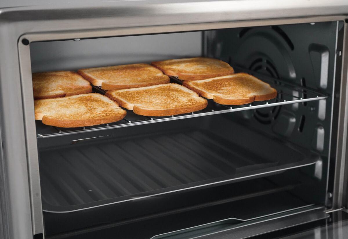 DBTO0961ABSS Danby 0.9 cu. ft. Toaster Oven with Air Fry Technology in Stainless Steel