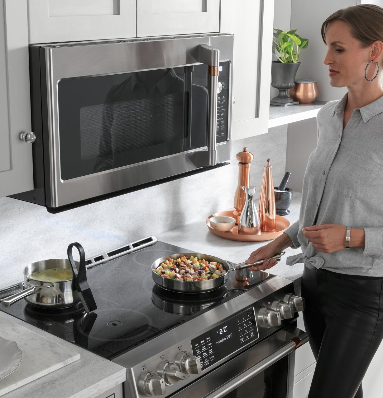 Cafe CHS90XP2MS1 CAF(EBACK)™ 30" Smart Slide-In, Front-Control, Induction and Convection Range with In-Oven Camera