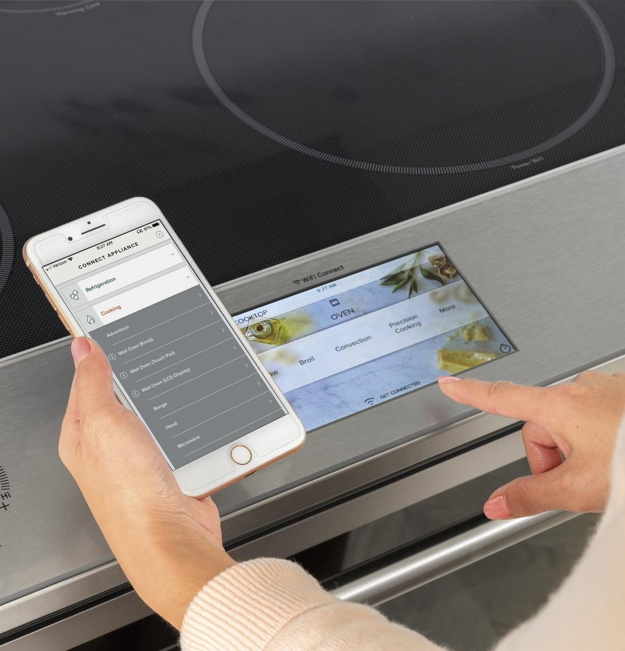 Cafe CHS90XM2NS5 CAF(EBACK)™ 30" Smart Slide-In, Front-Control, Induction and Convection Range with In-Oven Camera in Platinum Glass