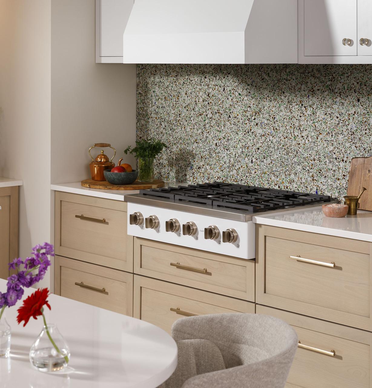 Cafe CGU366P4TW2 CAF(EBACK)™ 36" Commercial-Style Gas Rangetop with 6 Burners (Natural Gas)
