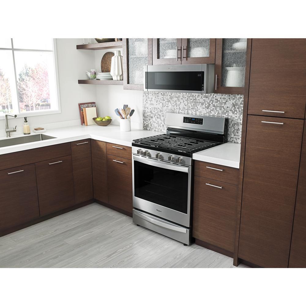 Whirlpool 5.8 cu. ft. Freestanding Gas Range with Frozen Bake™ Technology