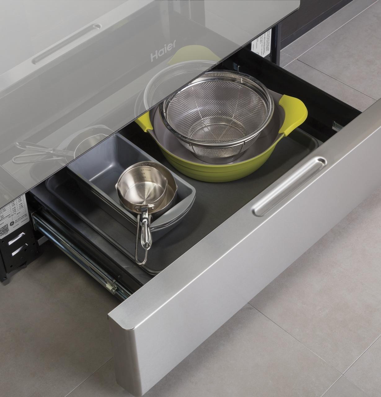Haier QGSS740RNSS 30" Smart Slide-In Gas Range with Convection