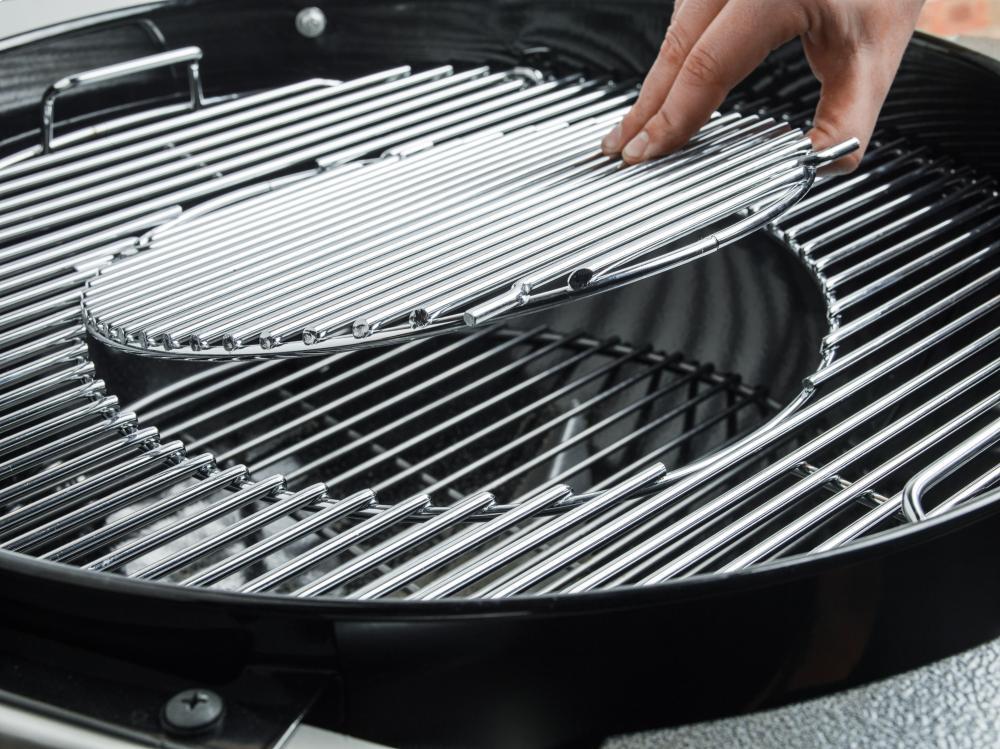 Weber 15301001 Performer Charcoal Grill 22" - Black