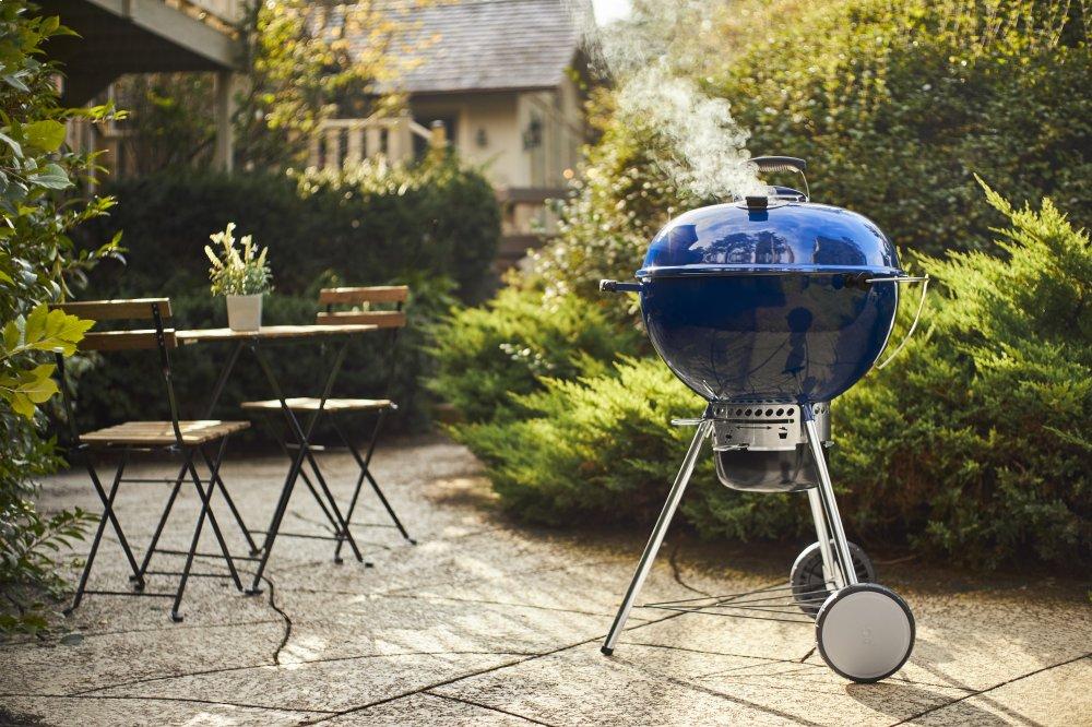 Weber 14516001 Master-Touch Charcoal Grill 22" - Deep Ocean Blue